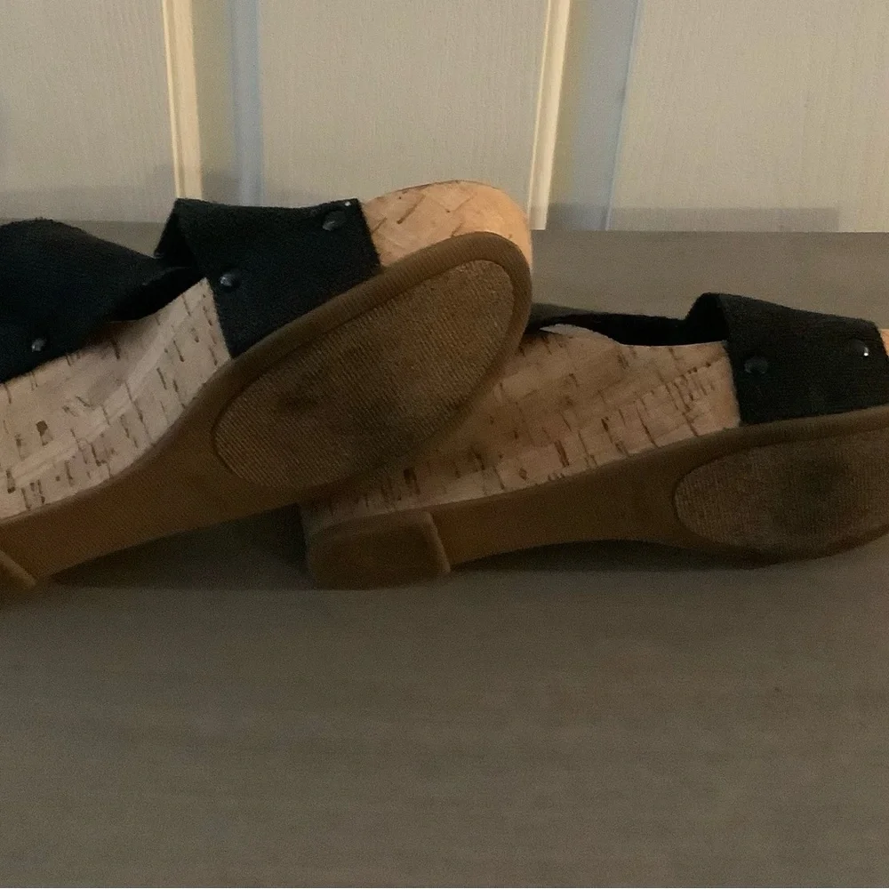Lucky Brand Black Cork Wedge Sandal, 7 1/2 - Picture 8 of 8